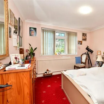 Image 3 - Shenfield Place, Brentwood, CM15 9AH, United Kingdom - House for sale