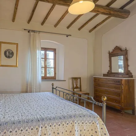 Rent this 6 bed house on Biblioteca della Syracuse University Semester in Italy in Piazza Fra' Girolamo Savonarola, 50132 Florence FI