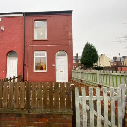 Rent this 3 bed house on unnamed road in Droylsden, M43 6AJ