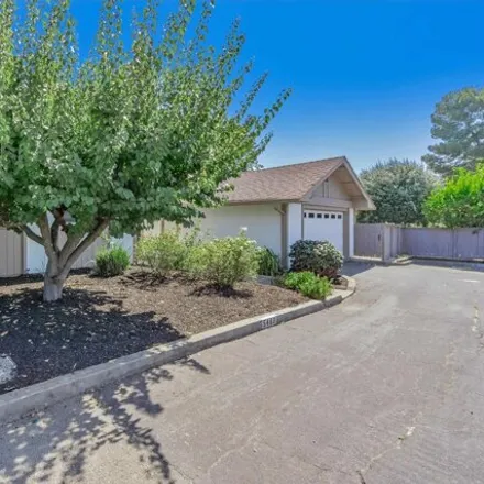 Buy this 3 bed house on 5489 Los Gatos Ct in Concord, California