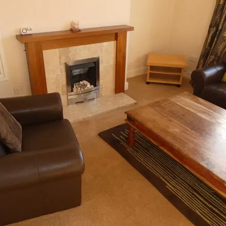 Rent this 2 bed apartment on Barrmill Road in Glasgow, G43 1EL