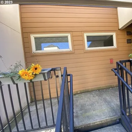 Buy this 2 bed condo on 1441 Southwest Clay Street in Portland, OR 97201