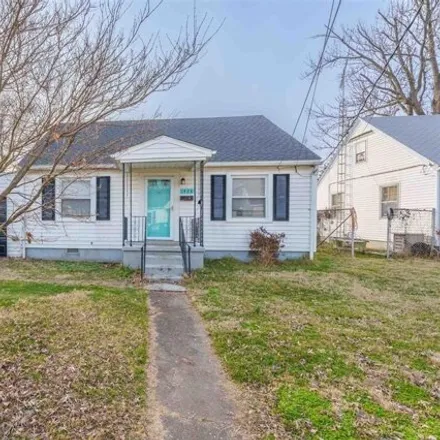 Buy this 3 bed house on 1807 Willis Avenue in Owensboro, KY 42301