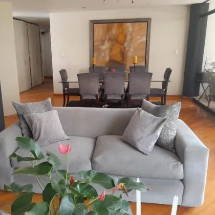 Rent this 4 bed apartment on Institución educativa inicial La Tia Carmela Ii in Calle Batallón Tarma, Santiago de Surco