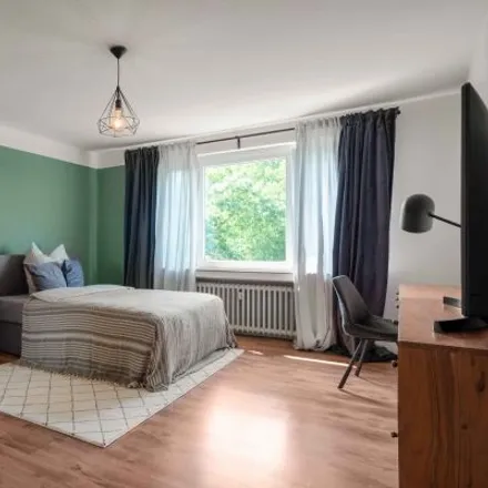 Rent this 4 bed room on Brehmstraße 83 in 40239 Dusseldorf, Germany
