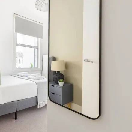 Image 1 - London, SW11 2TJ, United Kingdom - Apartment for rent