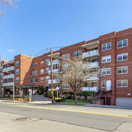 Buy this 1 bed condo on Kensington Gate in Village of Kensington, North Hempstead