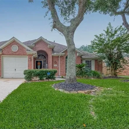Buy this 3 bed house on 3835 Sunrise Drive in Pearland, TX 77581