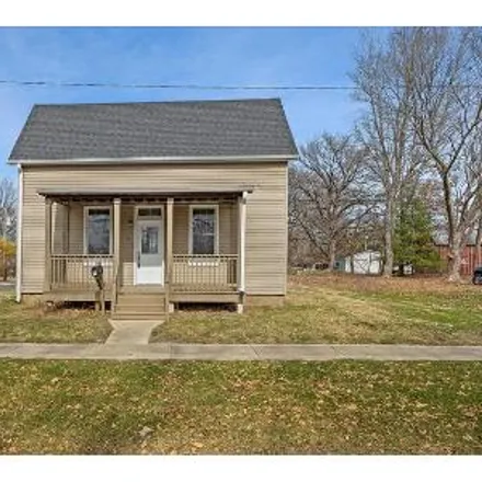 Buy this 2 bed house on 347 North Oak Street in Petersburg, O'Fallon