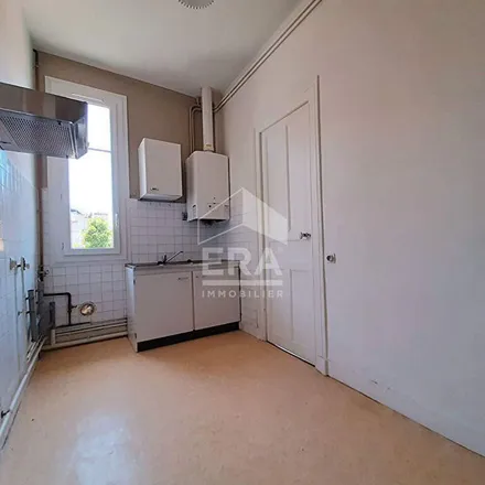 Rent this 3 bed apartment on 29 bis Avenue Dufau in 64000 Pau, France