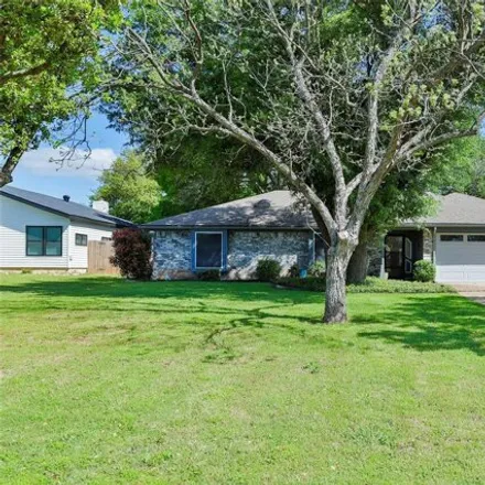 Buy this 3 bed house on 410 Granada Calle Ct in Granbury, Texas