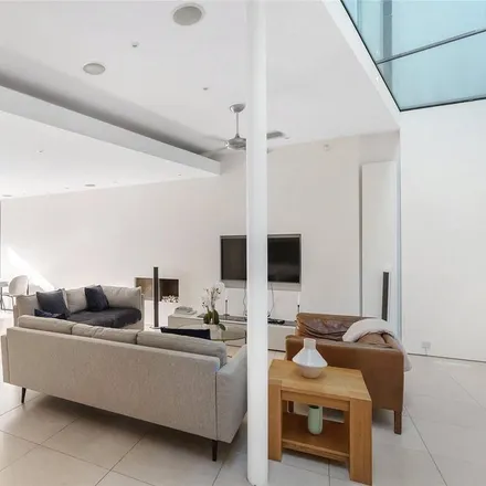 Rent this 3 bed house on 3/4 The Mansions in 4 Earl's Court Road, London