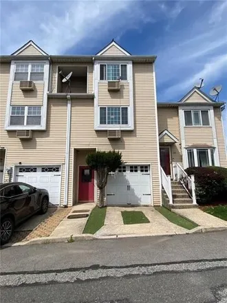 Buy this 2 bed house on 32 Northport Lane in New York, NY 10314