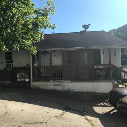 Buy this 2 bed house on 927 Hanna Drive in Charleston, WV 25387