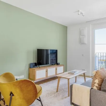 Rent this 3 bed apartment on Neue Schönhauser Straße in 10178 Berlin, Germany