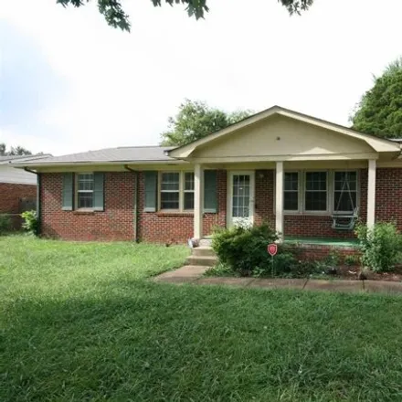 Rent this 3 bed house on 4045 Knollbrook Drive Northwest in Brookhurst, Huntsville