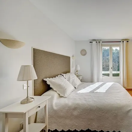 Rent this 4 bed house on La Bastide des Jourdans in Chemin de Chancarelle, 84240 La Bastide-des-Jourdans