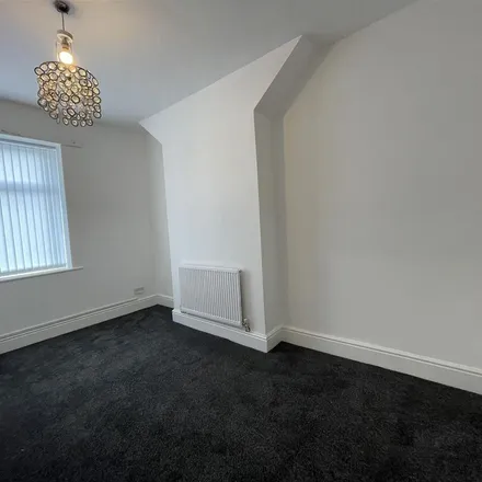 Image 1 - Woodbine Road, Padiham, BB12 6QS, United Kingdom - Apartment for rent