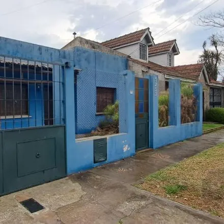 Buy this studio house on Robinson 1229 in José Mármol, Argentina