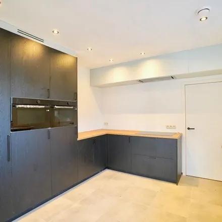 Rent this 3 bed apartment on Eeklostraat 42 in 9940 Evergem, Belgium
