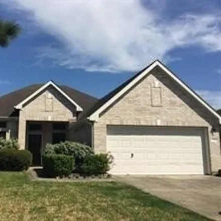 Rent this 3 bed house on 226 Cedar Lake Drive in League City, TX 77573
