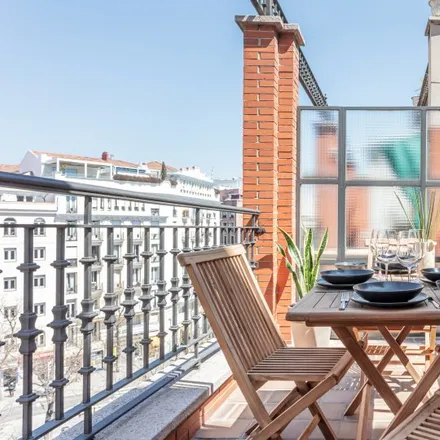 Rent this 2 bed apartment on Calle de Alcalá in 126, 28009 Madrid