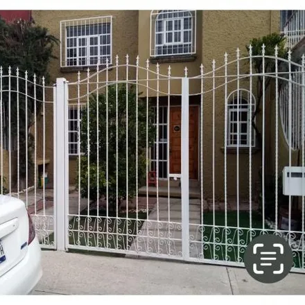 Image 2 - Calle Francisco Alcocer Pozo 286, Lomas del Mirador, 76904 Candiles, QUE, Mexico - House for sale