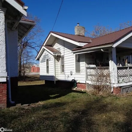 Buy this 1 bed house on 142 North 15th Street in Centerville, IA 52544