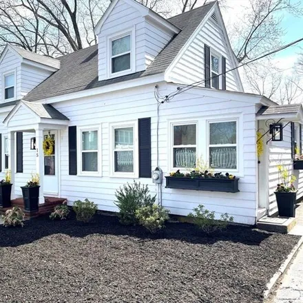 Buy this 3 bed house on 15 Topping Road in Shawsheen Heights, Andover