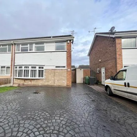 Buy this 3 bed duplex on Clyde Mews in Bromley, DY5 4QR