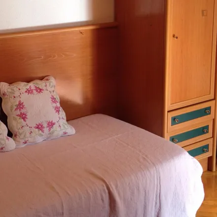 Rent this studio apartment on Calle de Luis de Salazar in 4, 28002 Madrid