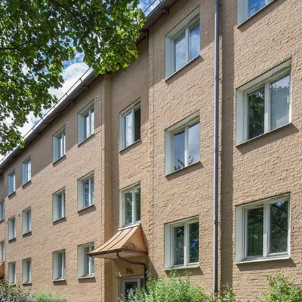 Rent this 3 bed apartment on Emausgatan 41C in 722 21 Västerås, Sweden