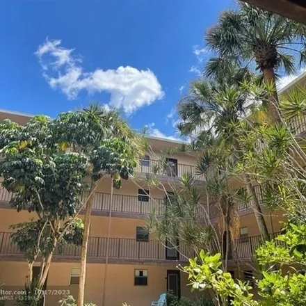 Buy this 1 bed condo on 3228 Somerset Drive in Lauderdale Lakes, FL 33311