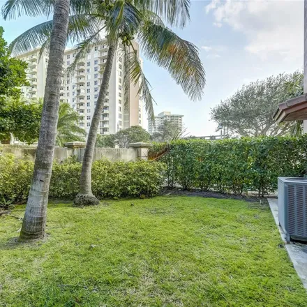 Image 8 - 2039 Oceanwalk Terrace, Lauderdale-by-the-Sea, Broward County, FL 33062, USA - Townhouse for sale