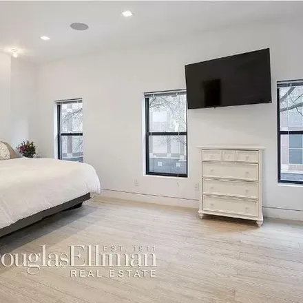Image 7 - 517 East 118th Street, New York, NY 10035, USA - Townhouse for rent