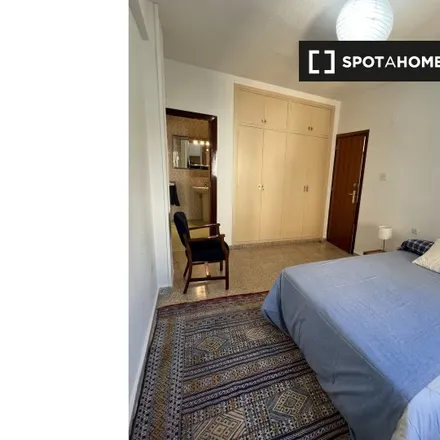 Rent this 4 bed room on Fundación Euroárabe de Altos Estudios in Calle San Jerónimo, 27