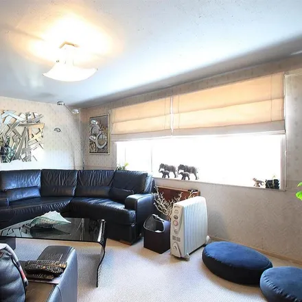 Rent this 2 bed apartment on unnamed road in London, TW5 9PU