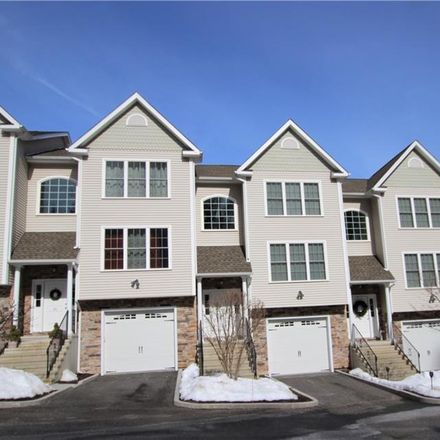 Rent this 2 bed condo on Oak Ln in Brookfield, CT