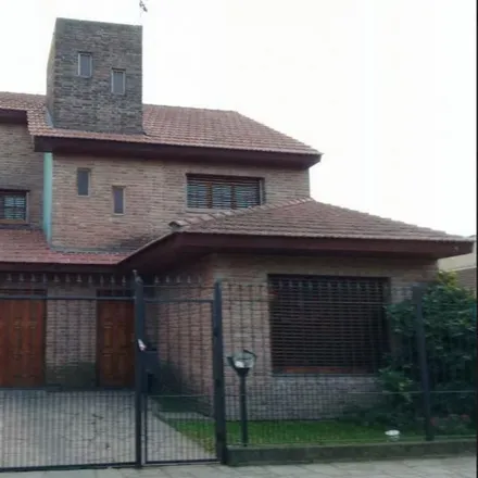 Buy this studio house on Prilidiano Pueyrredón 1299 in Burzaco, Argentina
