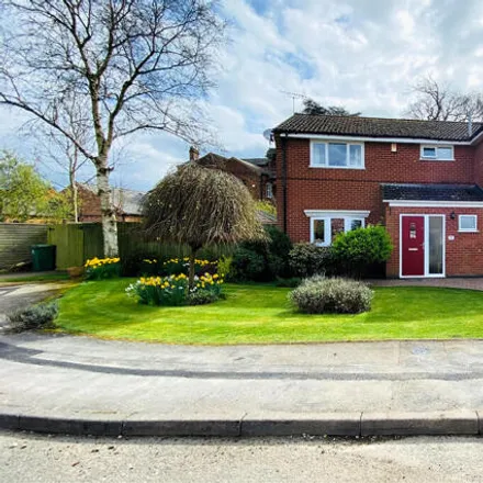 Buy this 6 bed house on Cottesmore Avenue in Oadby, LE2 4SX