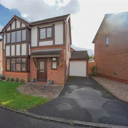 Buy this 3 bed house on Oakwood Close in Ellesmere Port, CH66 2HG