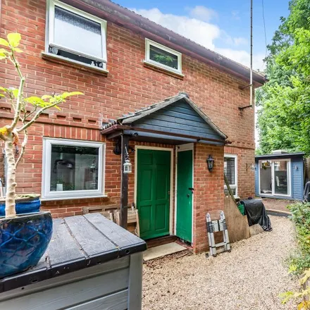 Rent this 1 bed townhouse on Whistley Close in Easthampstead, RG12 9LQ