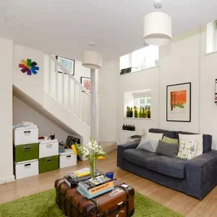 Image 1 - Shepperton Road, London, N1 3DH, United Kingdom - Apartment for rent