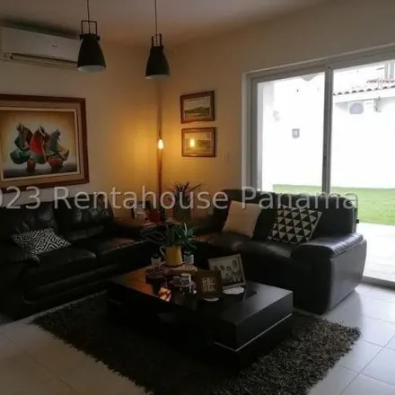 Buy this 3 bed house on Panamá