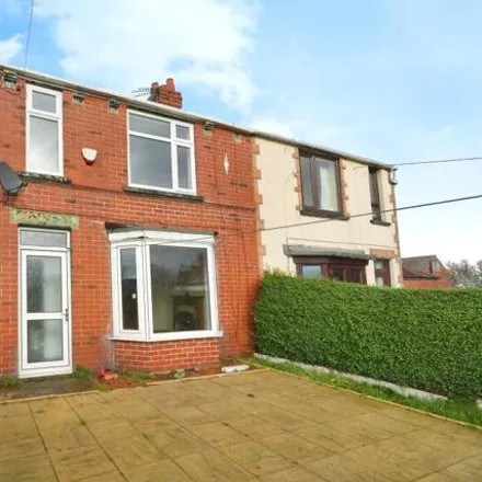 Buy this 3 bed duplex on Cliffe Avenue in Barnsley, S70 4AN