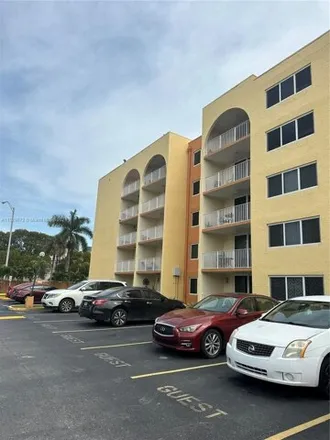 Image 1 - 7000 Northwest 186th Street, Country Club, Miami-Dade County, FL 33015, USA - Condo for rent