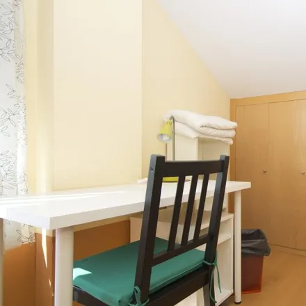 Rent this 12 bed room on Calle Sil in 28670 Villaviciosa de Odón, Spain
