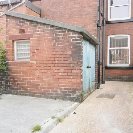 Image 2 - Rhodes Street, Castleford, WF10 1LD, United Kingdom - Townhouse for rent