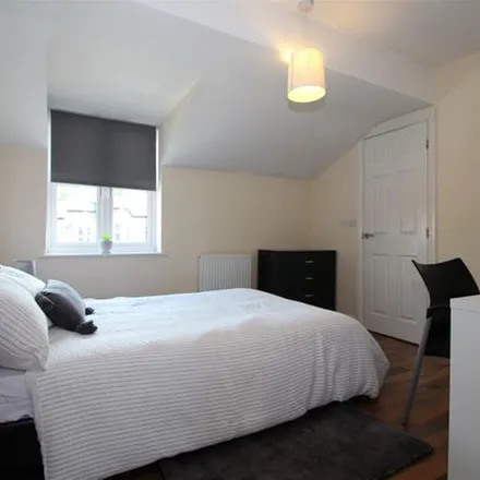 Rent this 4 bed apartment on Blue Fox Close in Leicester, LE3 0EE