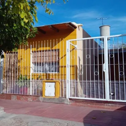 Buy this 3 bed house on Alfredo Bufano in Distrito Gutiérrez, 5511 Maipú